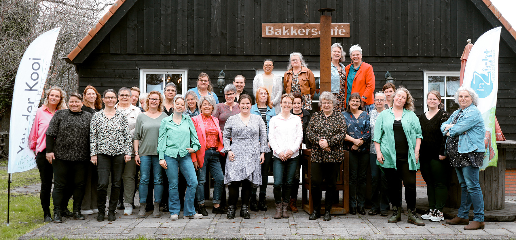 groepsfoto-12-jarig-jubileum-inzicht