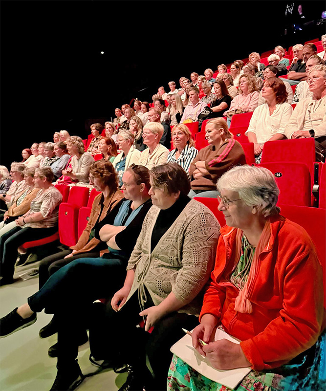Aandachtig luisteren naar psychologie van een gelukkig leven
